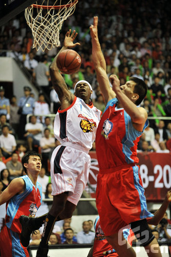 之争推向新 之争推向新