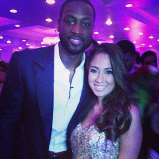 记者：赛后从更衣室走向大巴的申花队员 满脸不甘